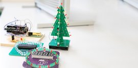 Auch Weihnachtsschmuck wird in unserer Elektrowerkstatt gebastelt