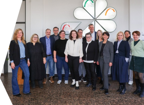 Gruppenbild Koordinatoren DUA Das Bild zeigt die Koordinatoren der verschiedenen Nebenstellen des bfz DUA