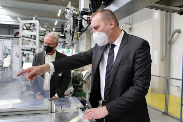 Werksführung beim Besuch von KUKUDI bei WITTMANN BATTENFELD in Nürnberg